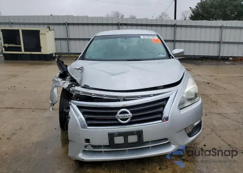 2015 Nissan Altima 2.5 z USA, uszkodzony, nr VIN 1N4AL3AP4FC599152